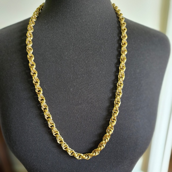 ✨ Vintage Gold-Plated Rope Chain Necklace – 27 Inches, Signed "R" in the clasp ✨ - Picture 1 of 4